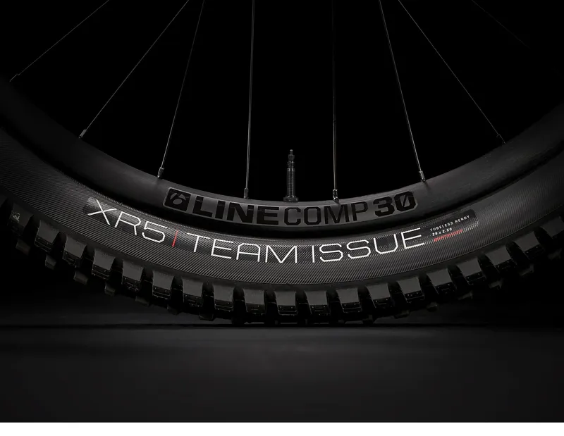 Trek Slash 8 Enduro Mountain Bike in Hex Blue-4